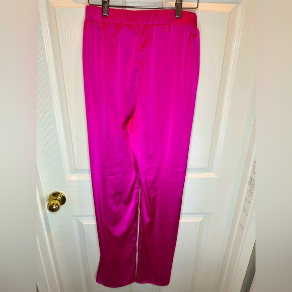 NWOT Vici Collection โSassy But Classyโ Wide Leg Satin Pants โ Fuchsia ๐โจ - Picture 7 of 9